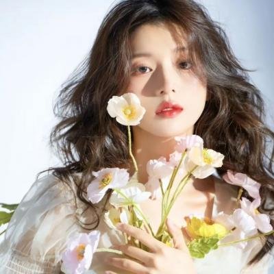 薇薇一笑很倾城